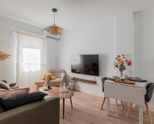 Living room of Flat to rent in  Madrid Capital  with Air Conditioner, Heating and Furnished