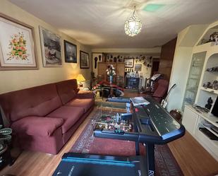 Sala d'estar de Dúplex en venda en León Capital  amb Aire condicionat, Calefacció i Parquet