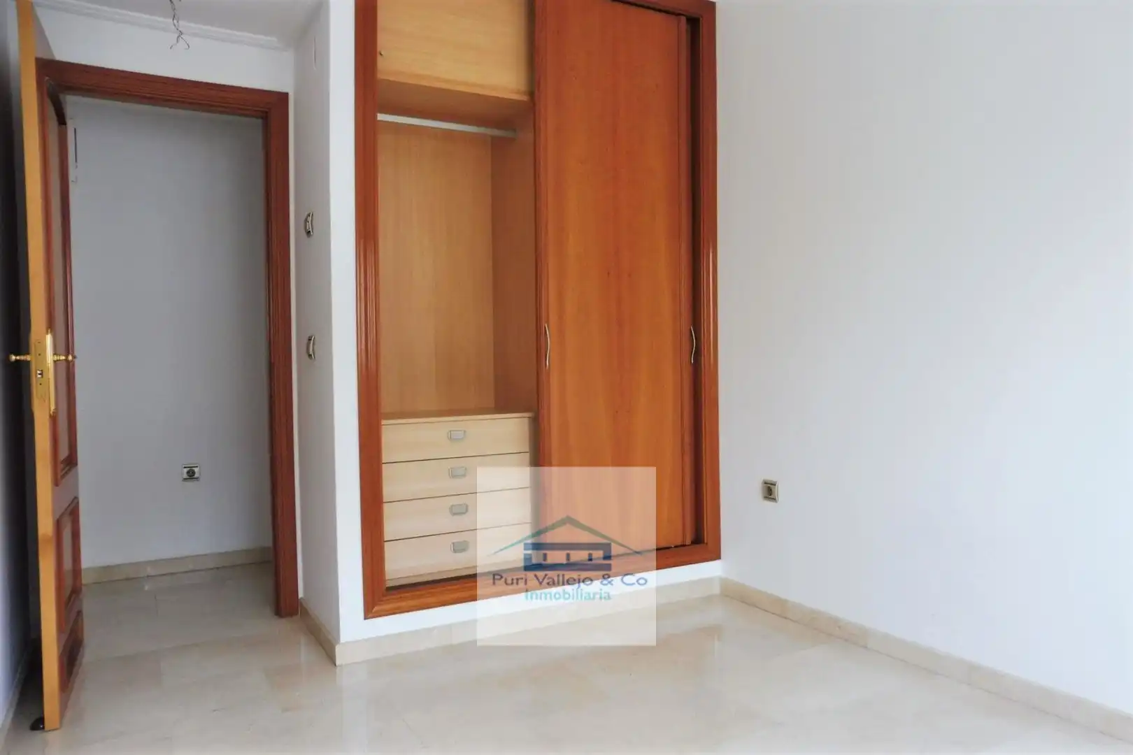 Bedroom of Flat for rent in Córdoba  with Air Conditioner, Terrace and Storage room
