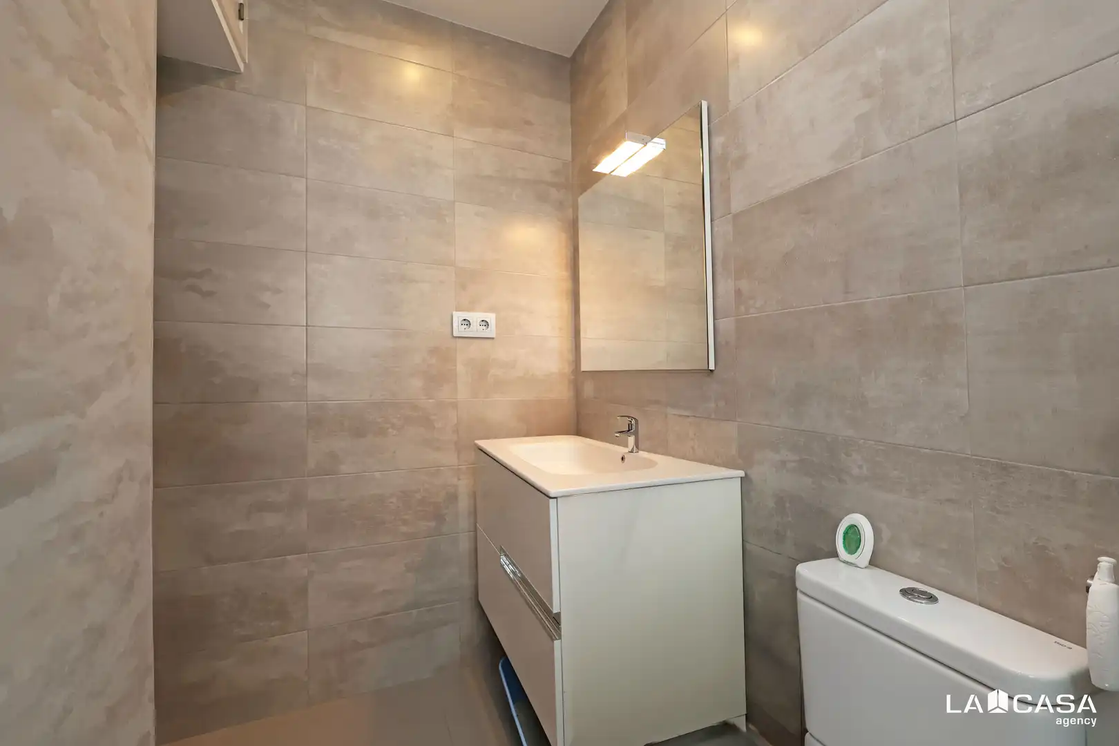 Badezimmer von Wohnung zum Verkauf in L'Hospitalet de Llobregat