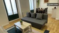 Living room of Flat to rent in  Madrid Capital  with Air Conditioner, Heating and Furnished