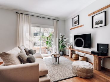 Apartament amb balcó de lloguer a Carrer de Calvet