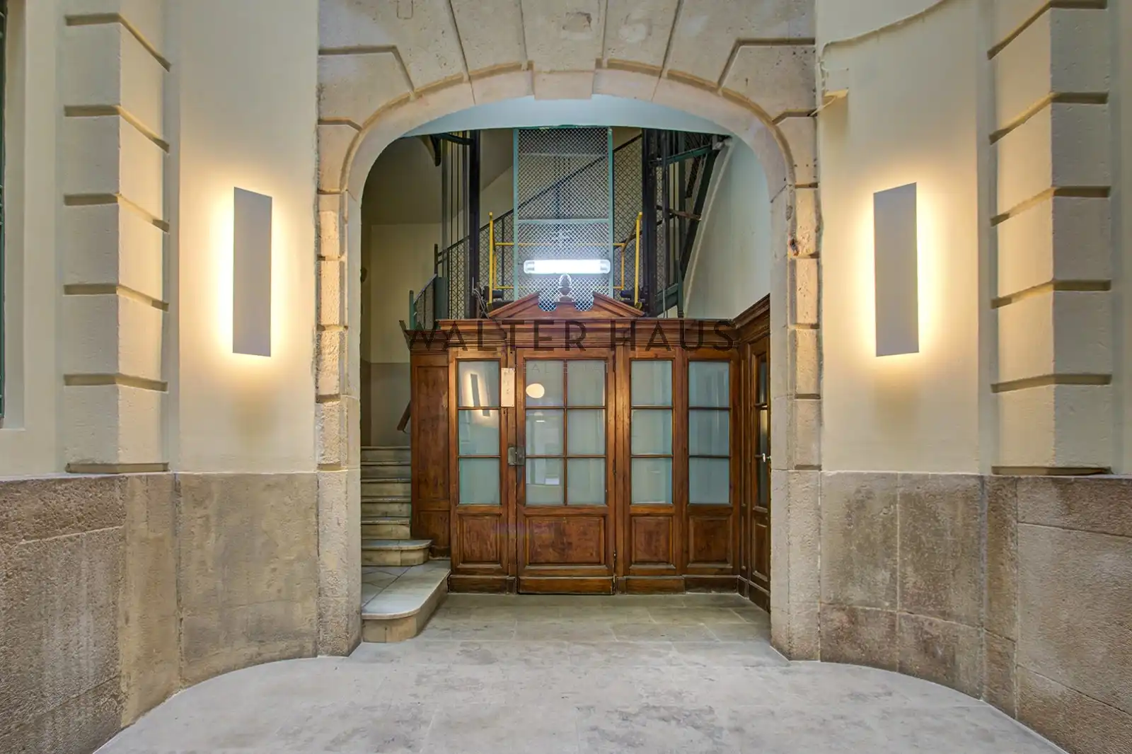 Piso en venta en Barcelona con Balcón