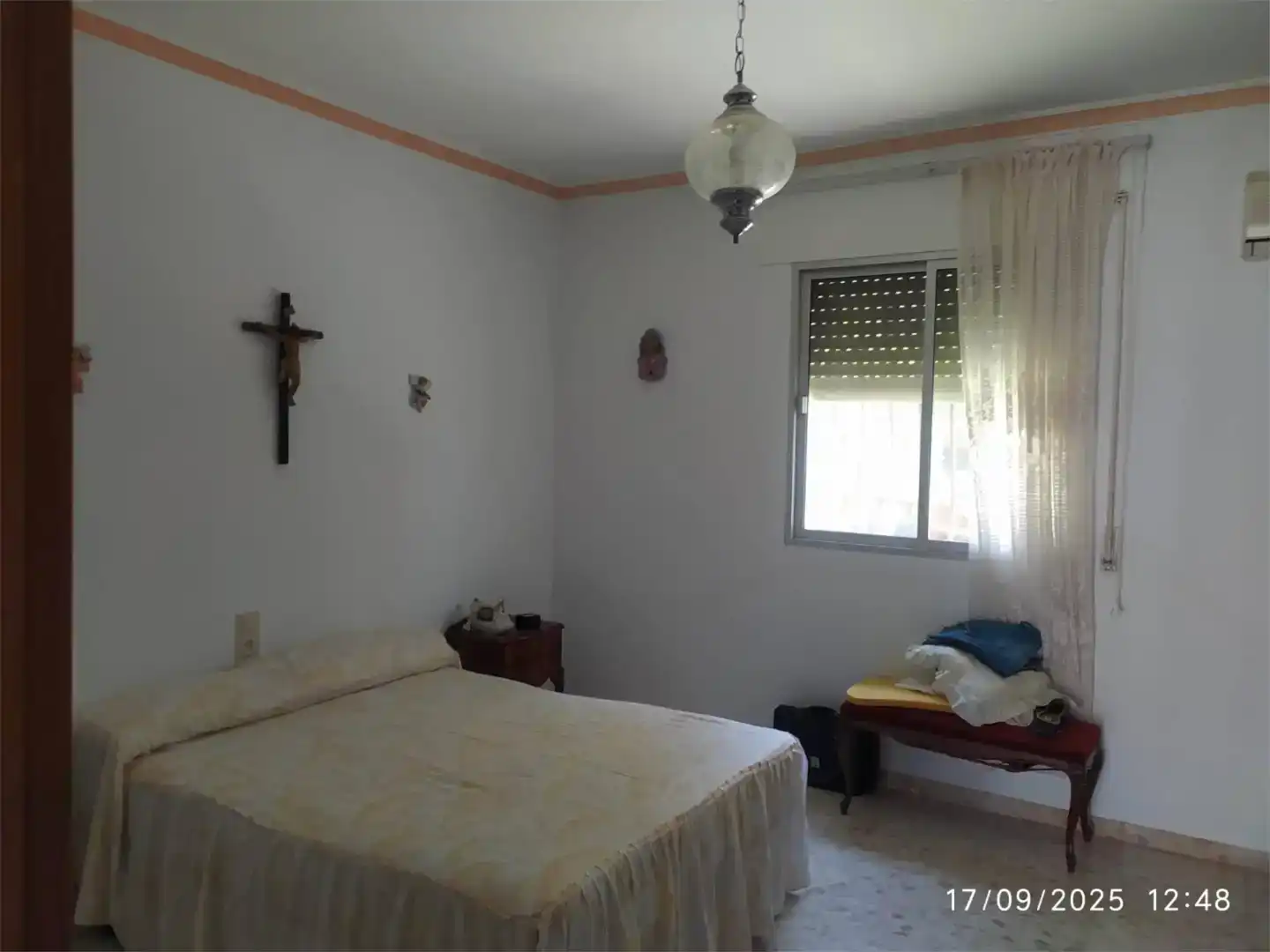 Dormitori de Finca rústica en venda en Alfarnatejo amb Aire condicionat i Jardí privat