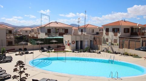 Exclusivo dúplex de 2 dormitorios y 2 baños en venta en Pueblo Canario, Corralejo
