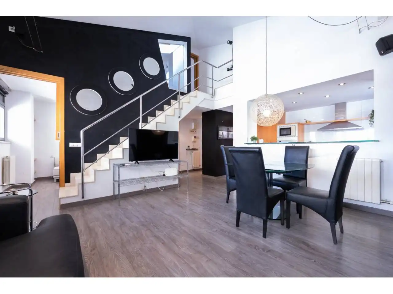Living room of Flat for sale in Girona  with Air Conditioner, Heating and Parquet flooring