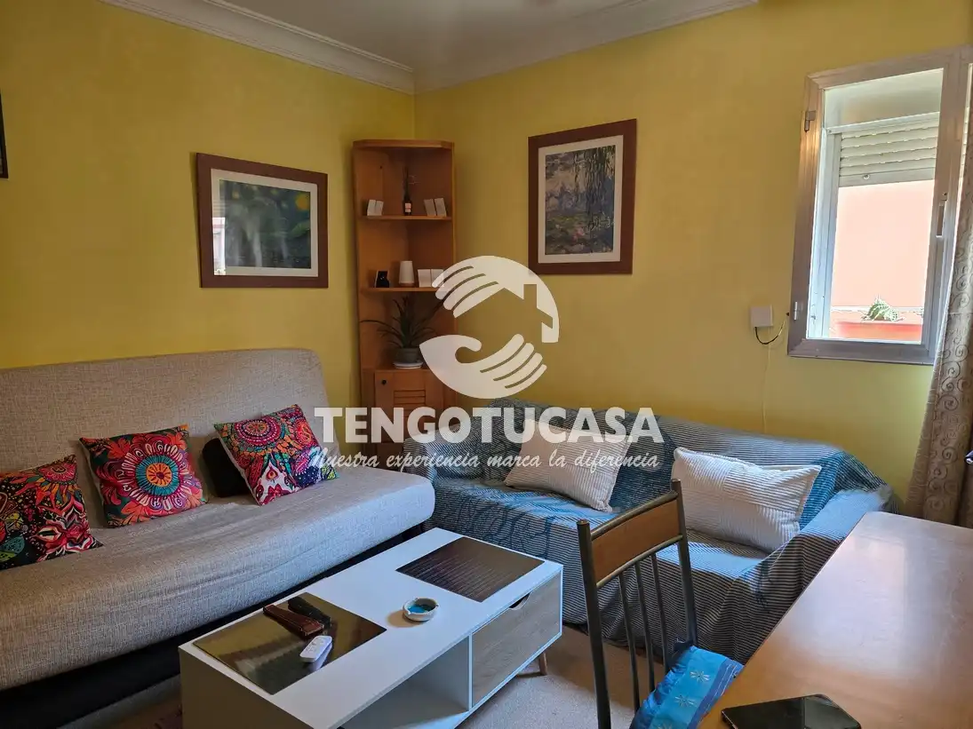 Sala d'estar de Pis en venda en Madrid amb Calefacció i Moblat