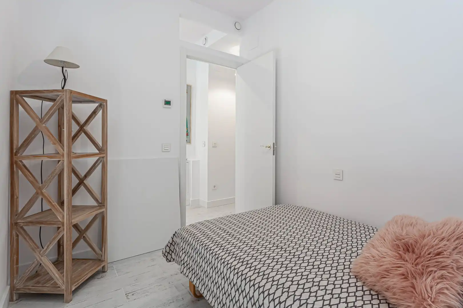 Bedroom of Flat for rent in Madrid  with Air Conditioner, Heating and Parquet flooring