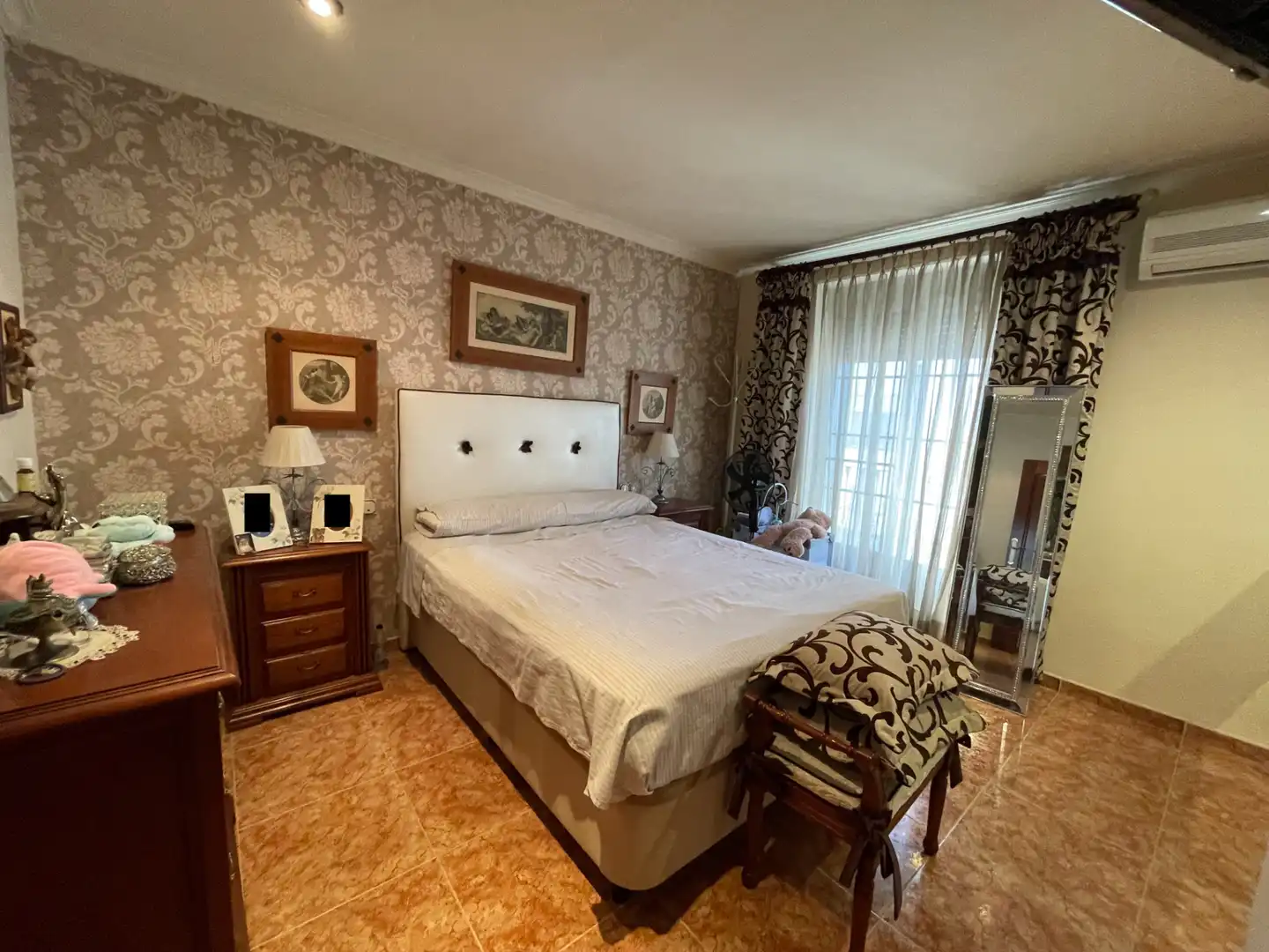 Dormitori de Casa o xalet en venda en Úbeda amb Aire condicionat, Calefacció i Terrassa