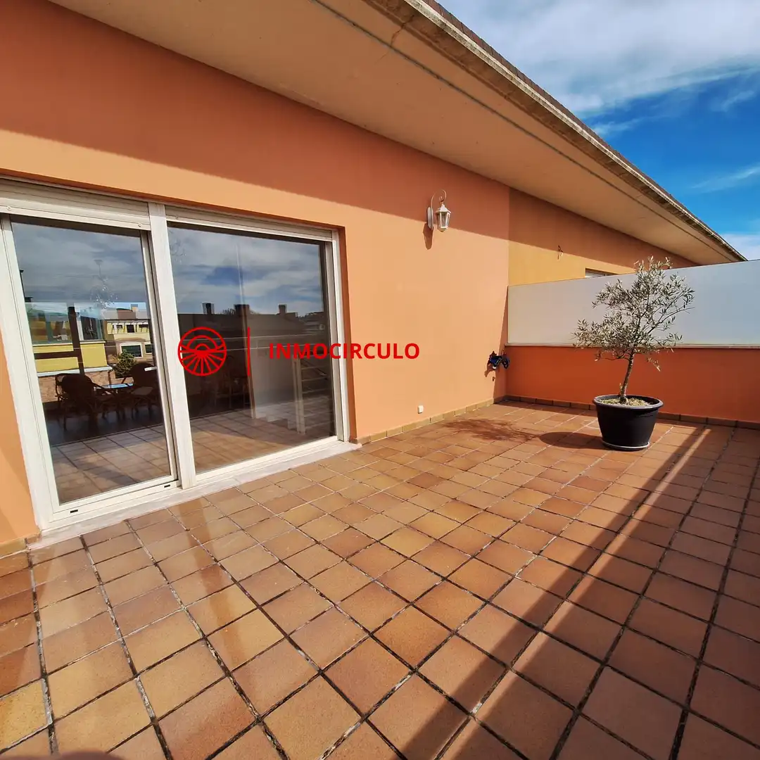 Terrassa de Casa adosada en venda en Burgos amb Jardí privat, Terrassa i Traster