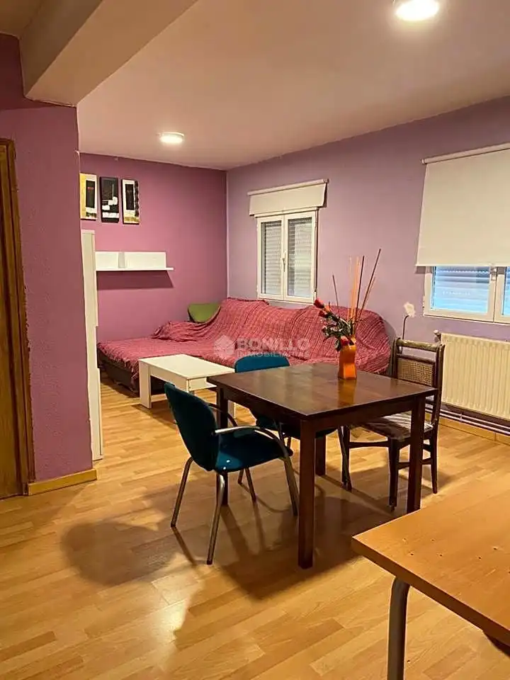 Apartament en venda a Arquitecto Martín Aldehuela, Ensanche - Fuenfresca