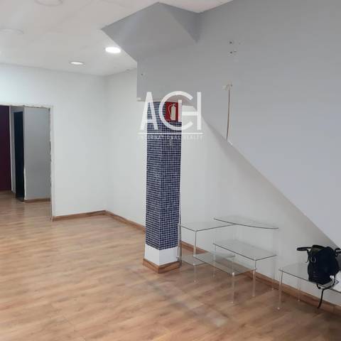 Local comercial en Alquiler en Gregorio Uzquiano en Centro