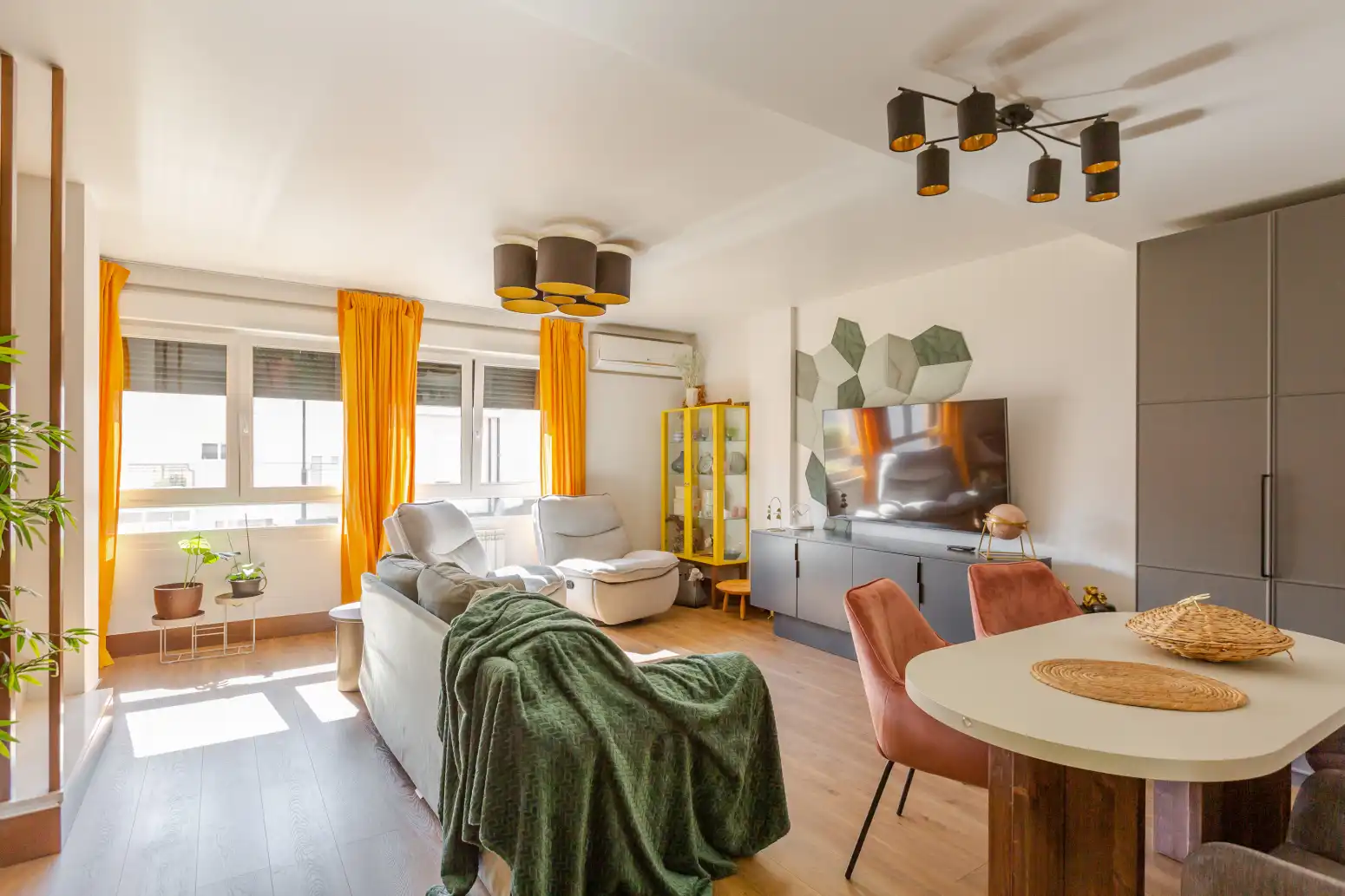 Sala de estar de Casa adosada en venta en Valle de Elorz / Elortzibar con Aire acondicionado, Calefacción y Jardín privado