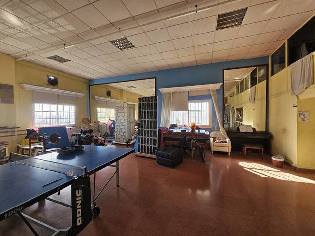 Local comercial en Venta en Estepona - Estepona,Centro,Calle Gaudí en Zona Calvario