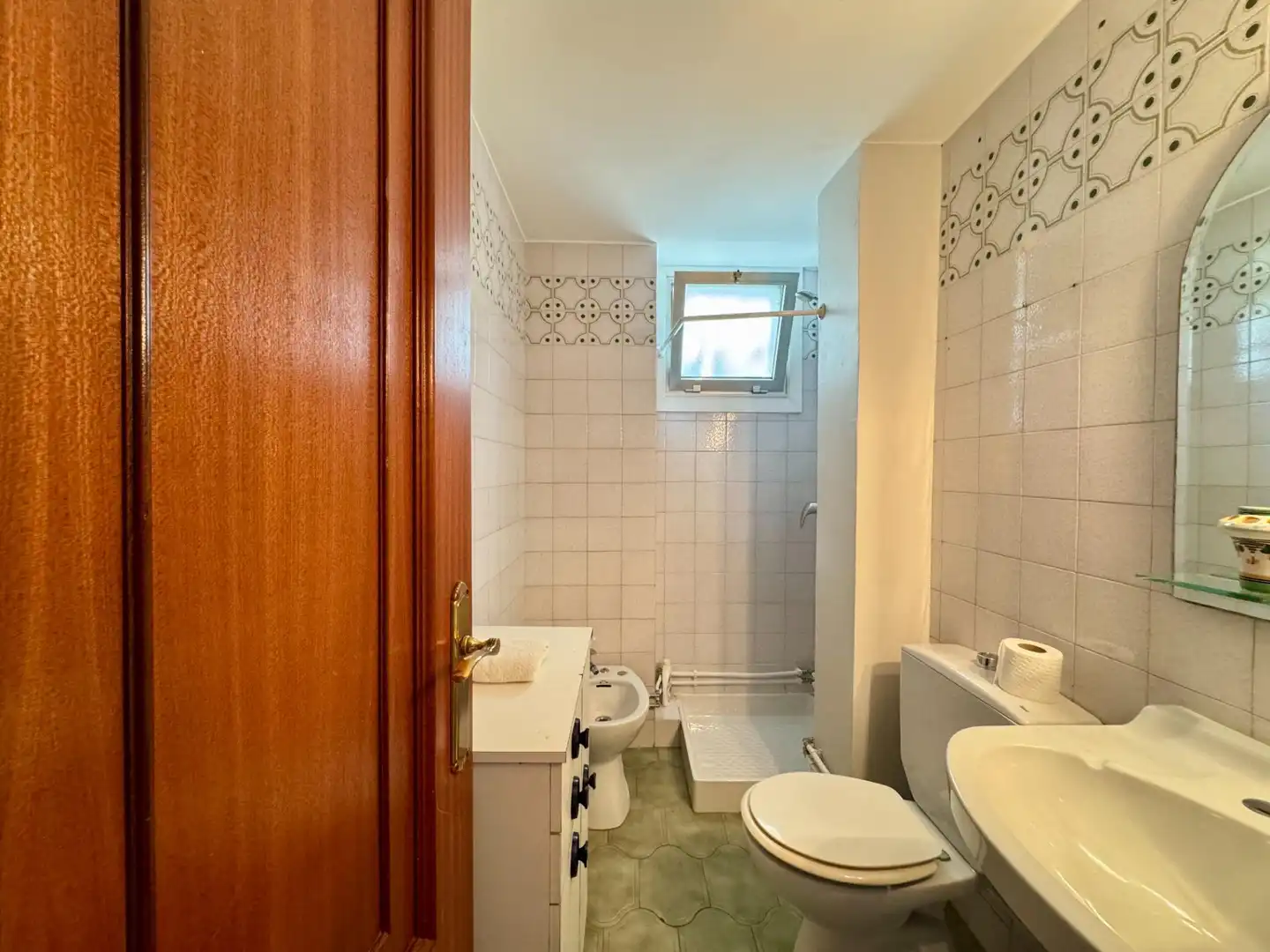 Baño de Piso en venta en Vigo  con Calefacción y Trastero
