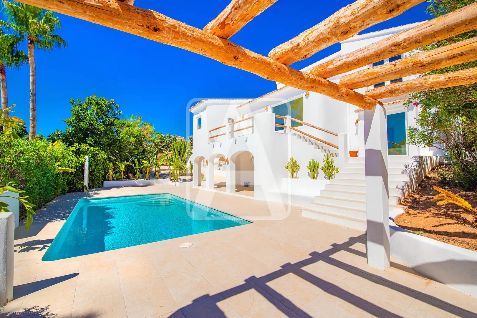 Piscina de Casa o xalet en venda en Cala Advocat - Baladrar  
