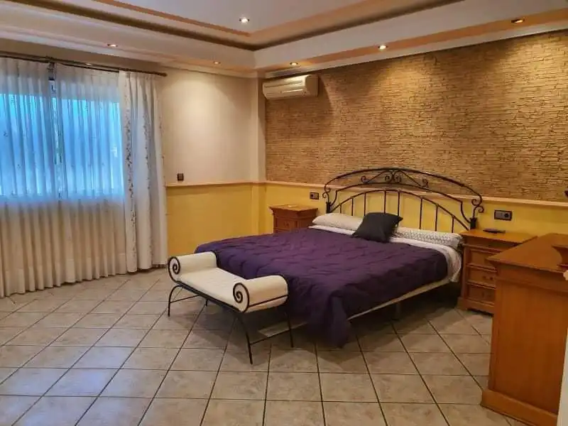 Dormitori de Casa o xalet en venda en Alicante / Alacant amb Jardí privat, Terrassa i Piscina