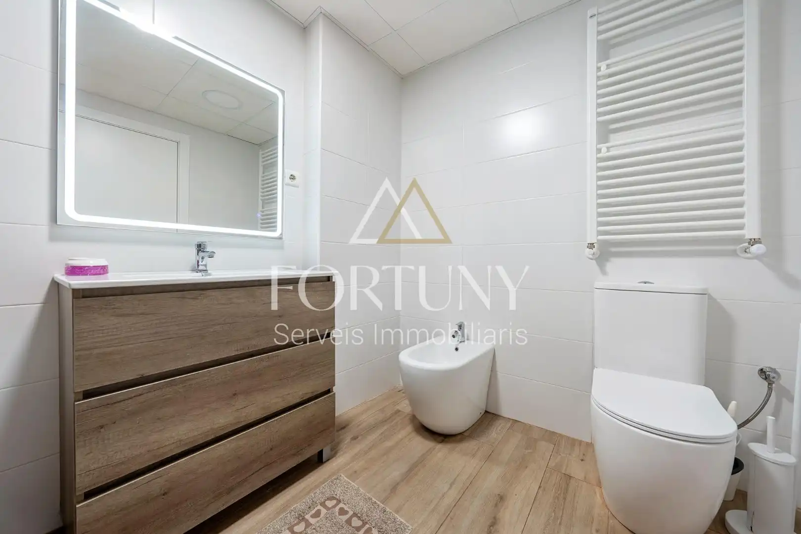 Badezimmer von Wohnung zum Verkauf in Reus mit Klimaanlage, Parkett und Terrasse