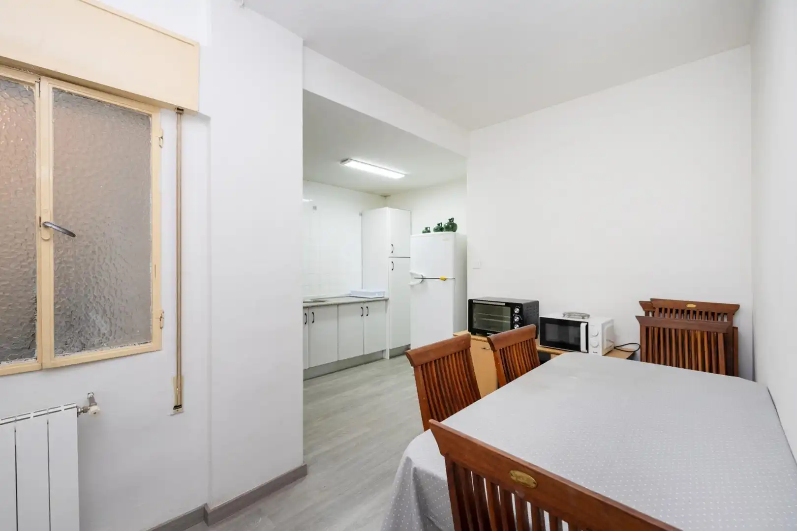 Cuina de Pis de lloguer en Granada amb Calefacció, Terrassa i Moblat