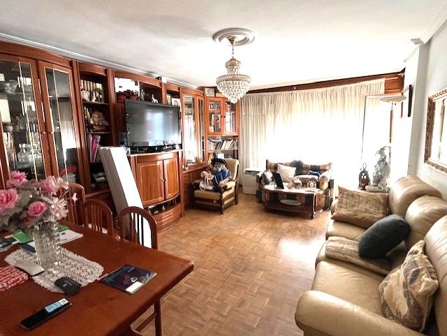 Sala d'estar de Pis en venda en Valladolid Capital amb Calefacció, Parquet i Terrassa