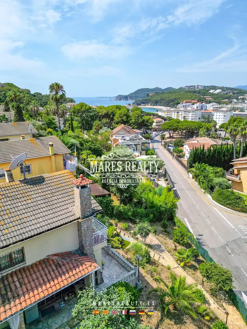 Außenansicht von Haus oder Chalet zum Verkauf in Lloret de Mar mit Klimaanlage, Heizung und Privatgarten