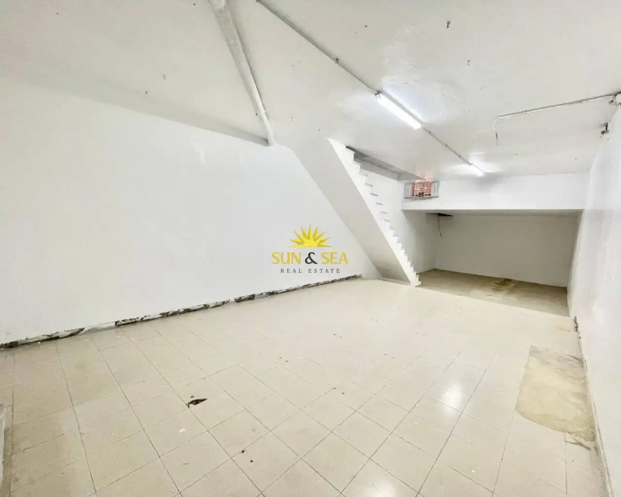 Commercial properties for rent in Avenida Habaneras - Curva de Palangre