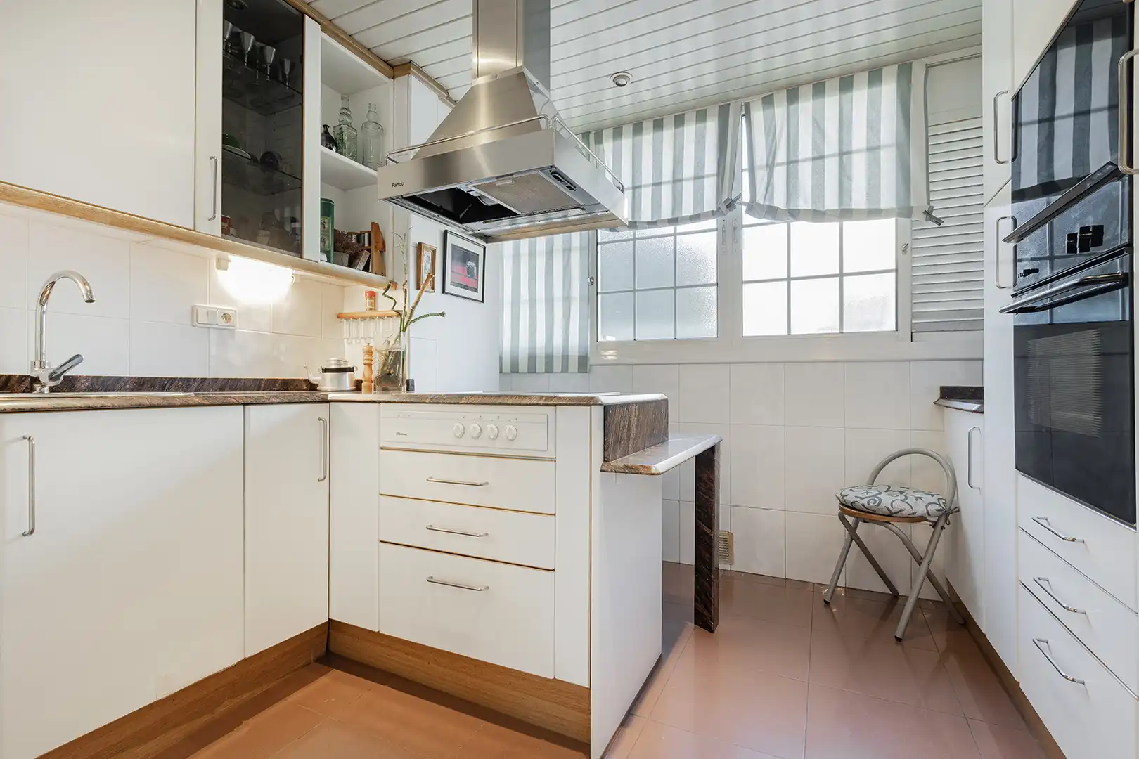 Cocina de Piso en venta en Barcelona con Aire acondicionado, Calefacción y Horno