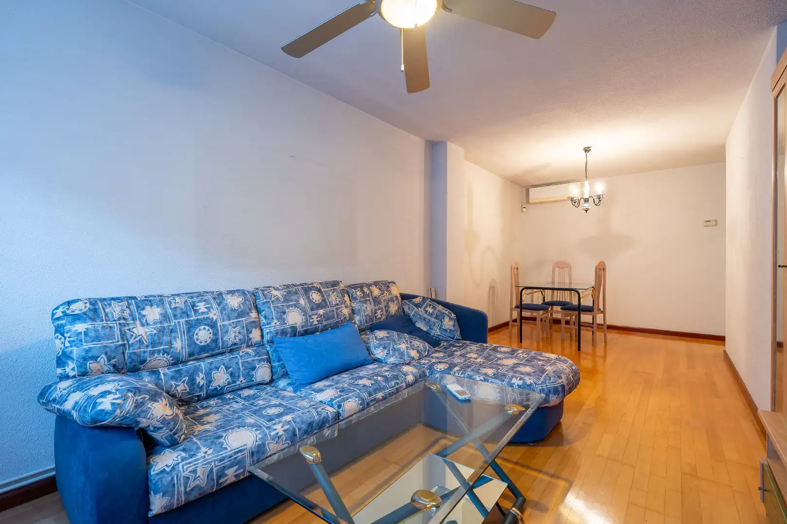 Living room of Flat for sale in Madrid  with Air Conditioner, Heating and Private garden