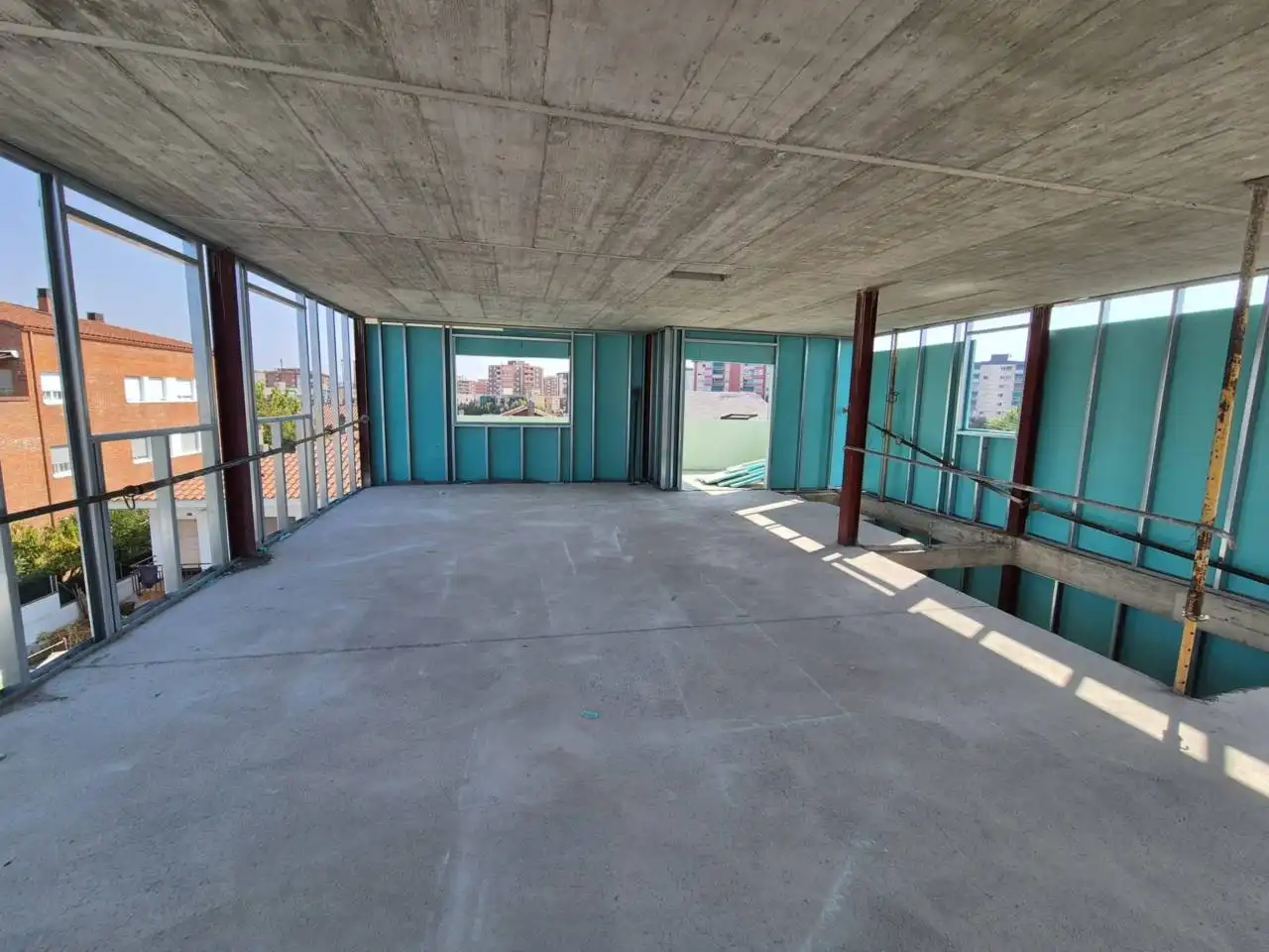 Vista exterior de Ático en venta en Cerdanyola del Vallès con Parquet y Terraza
