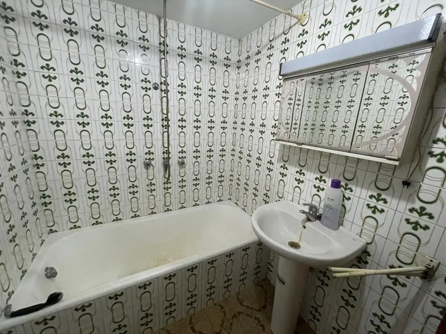 Baño de Piso en venta en Zaragoza con Calefacción y Balcón