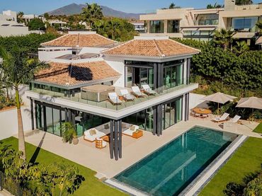 Casa amb piscina en venda a Milla de Oro