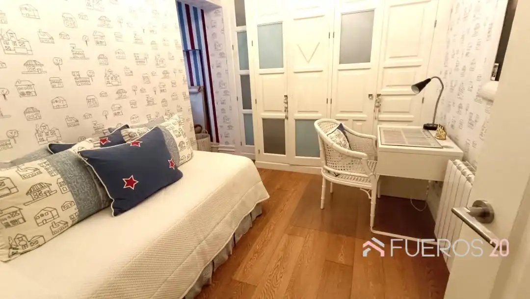 Habitación de Piso en venta en Barakaldo  con Calefacción, Terraza y Balcón