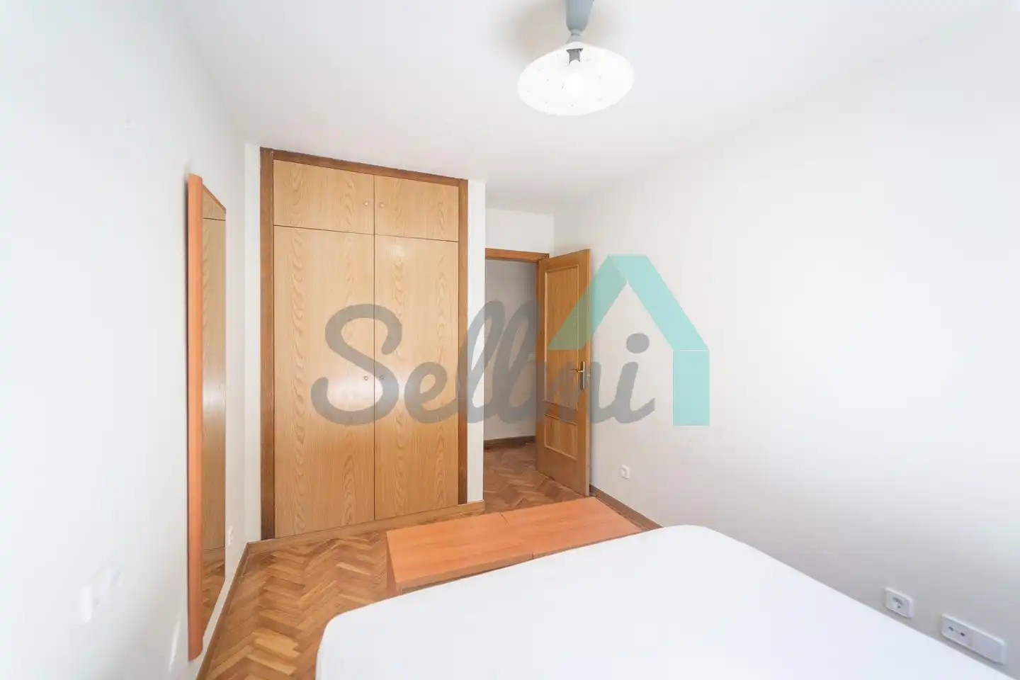 Bedroom of Flat for rent in Oviedo   with Heating, Parquet flooring and Storage room