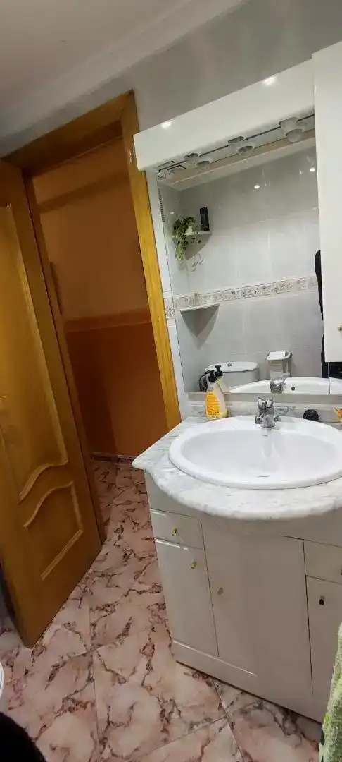 Baño de Piso en venta en Ribesalbes con Amueblado, Horno y Lavadora
