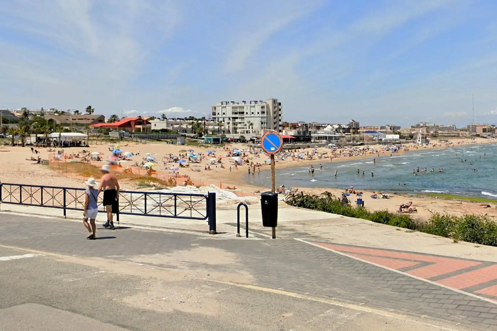 Vista exterior de Casa adosada en venda en Torrevieja amb Aire condicionat, Calefacció i Terrassa