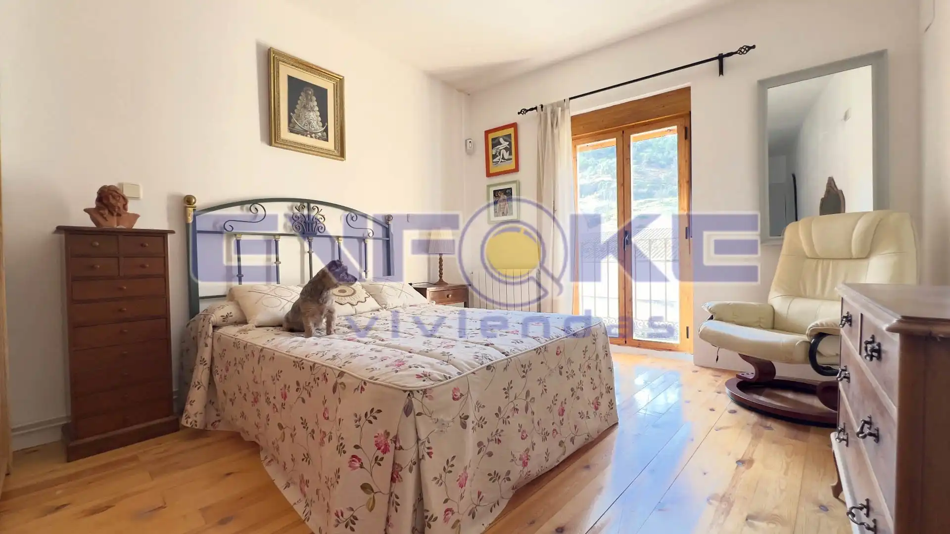 Schlafzimmer von Einfamilien-Reihenhaus zum Verkauf in Moratilla de los Meleros mit Heizung, Parkett und Möbliert