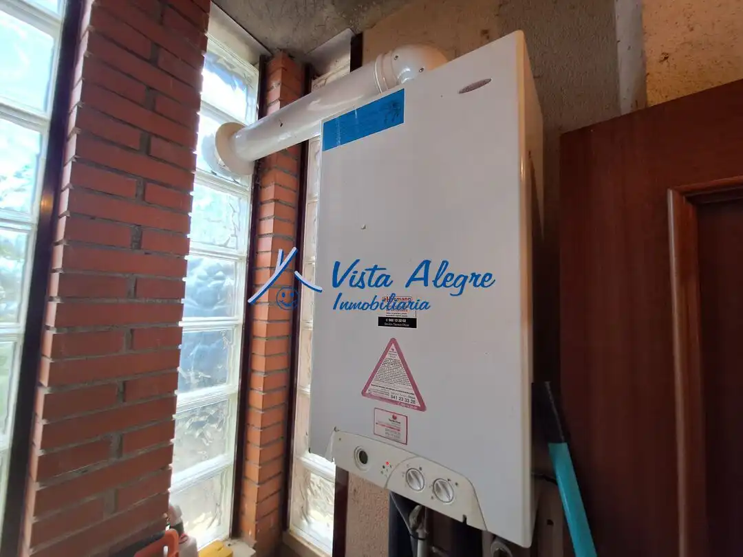 Außenansicht von Einfamilien-Reihenhaus zum Verkauf in Santo Domingo de la Calzada mit Heizung, Privatgarten und Terrasse