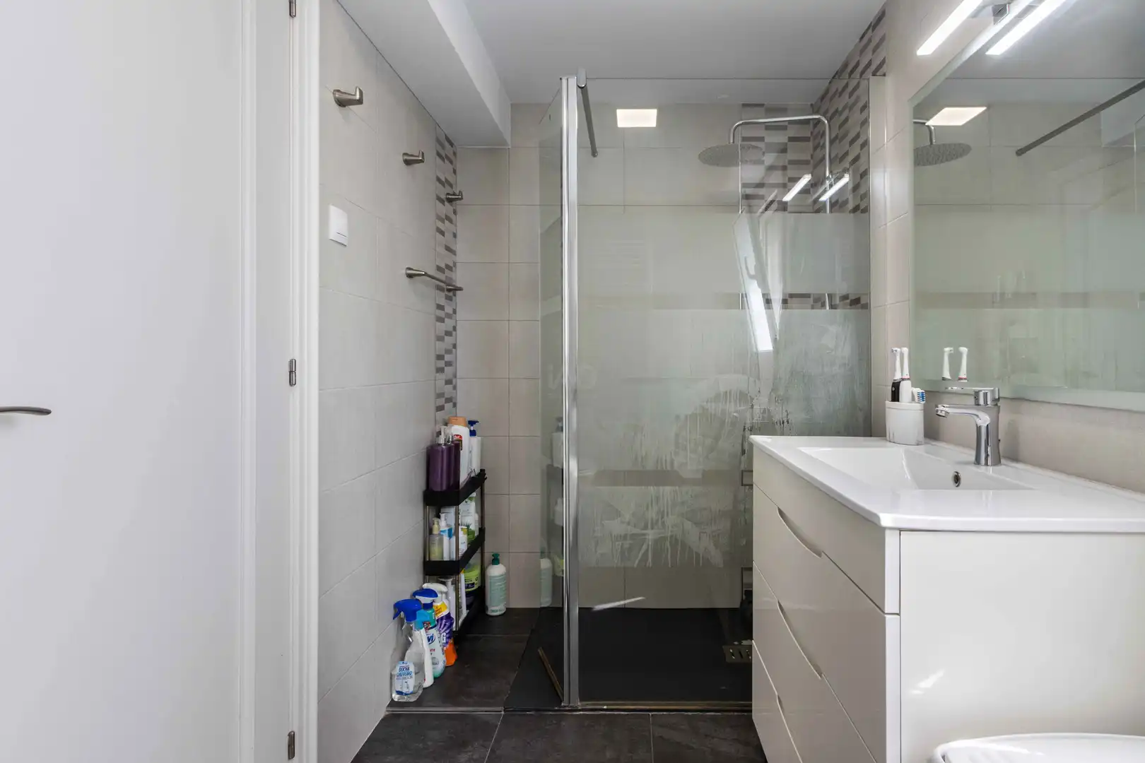 Baño de Casa adosada en venta en Mollet del Vallès con Aire acondicionado, Calefacción y Terraza