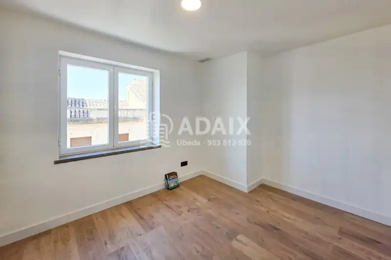 Bedroom of Flat for sale in Úbeda  with Air Conditioner, Heating and Parquet flooring
