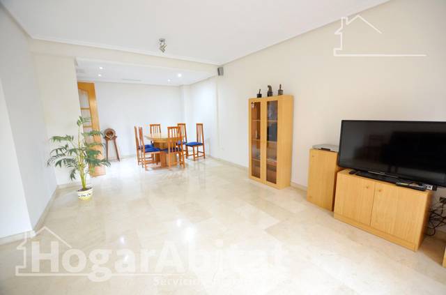 Casa adosada en Venta en Calle Britania en Alicante Golf