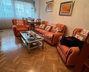 Living room of Flat for sale in  Madrid Capital  with Air Conditioner, Heating and Parquet flooring