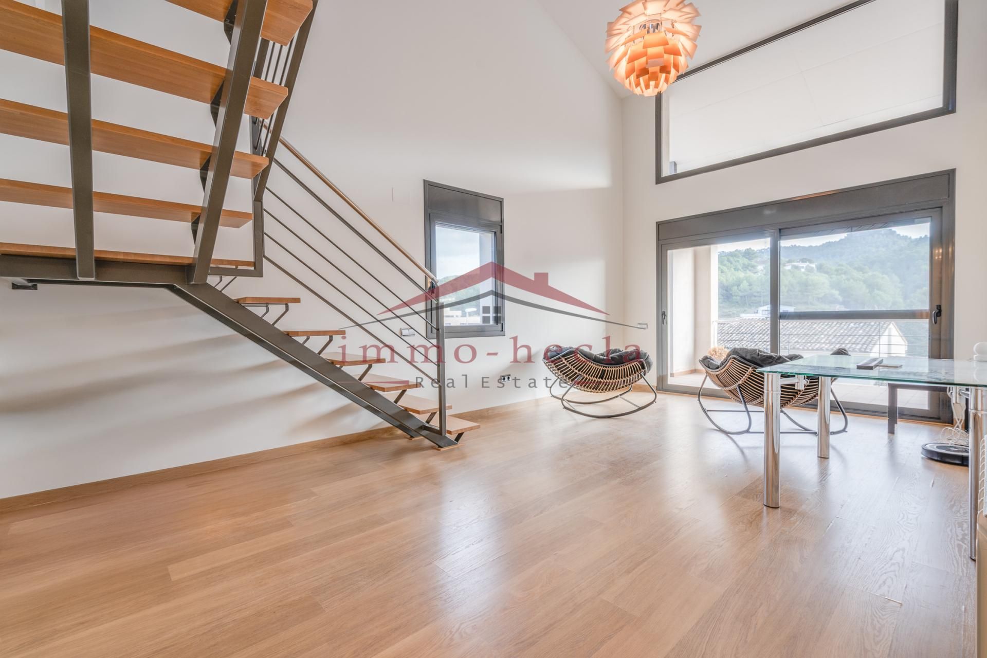 Sala d'estar de Dúplex en venda en Castellolí amb Calefacció, Terrassa i Forn