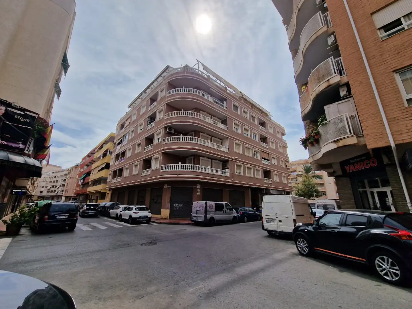 Vista exterior de Apartament en venda en Torrevieja amb Aire condicionat, Terrassa i Moblat