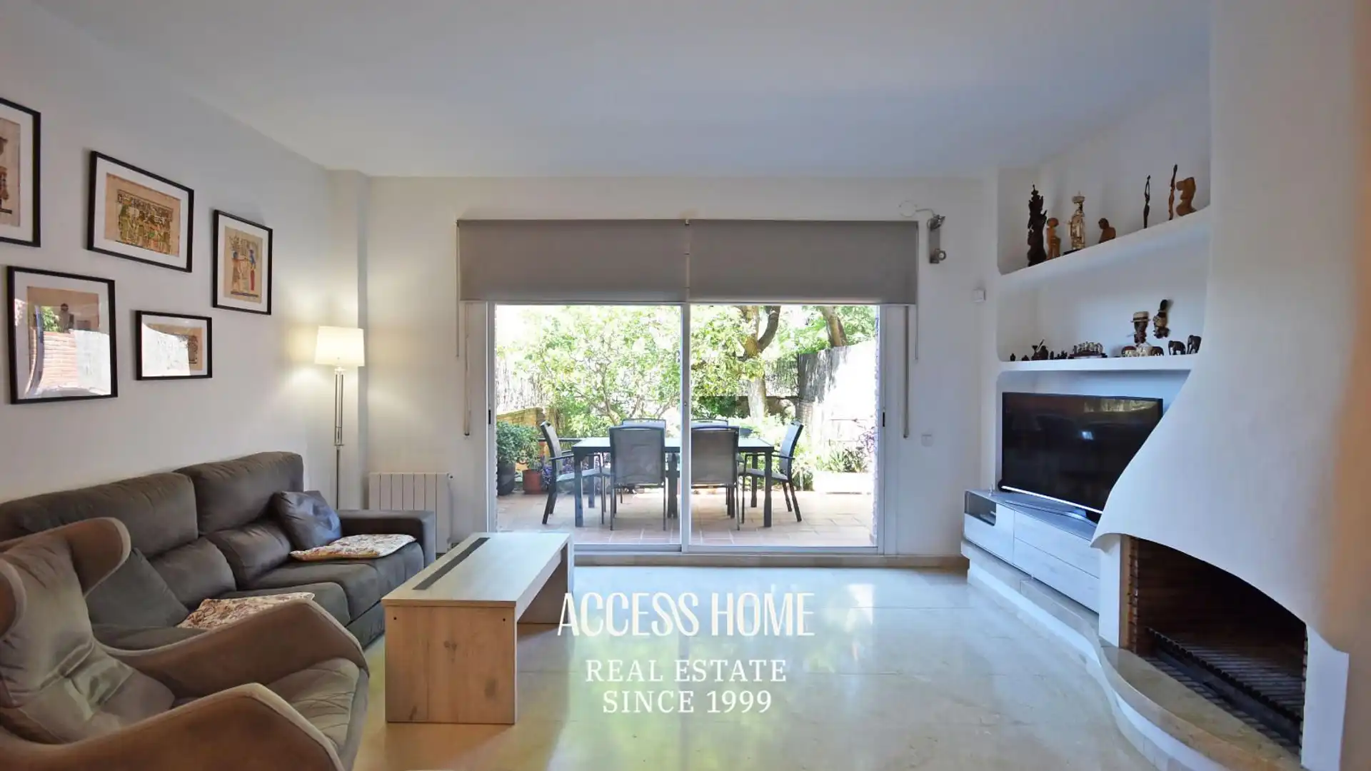 Vista exterior de Casa adosada en venta en Tiana con Calefacción y Trastero