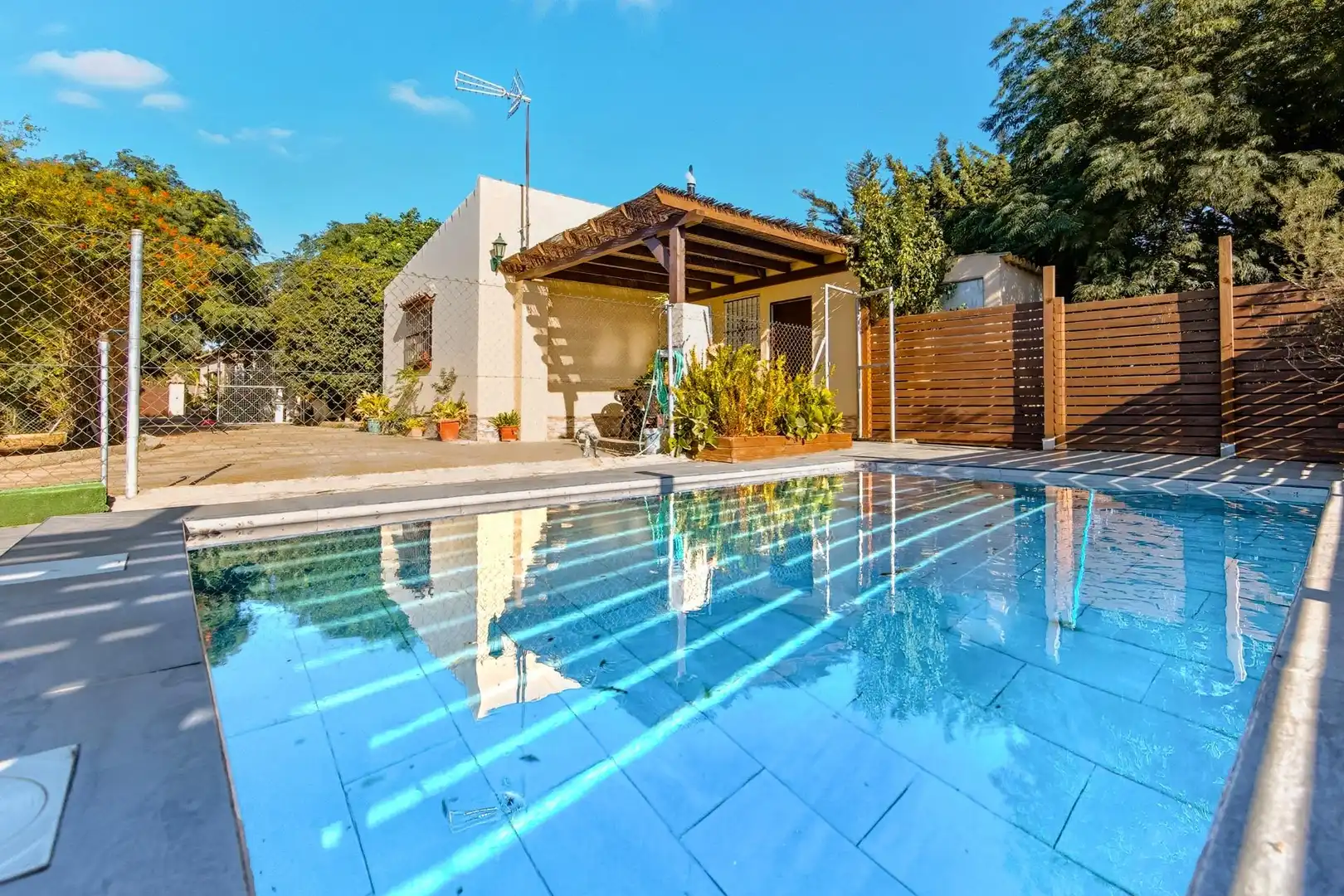 Chalet con piscina en venta en Pelagatos - Pago del Humo