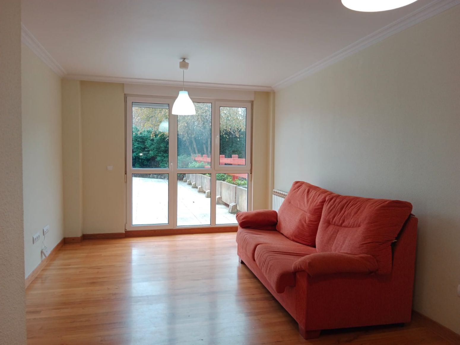 Sala d'estar de Pis de lloguer en Medio Cudeyo amb Terrassa