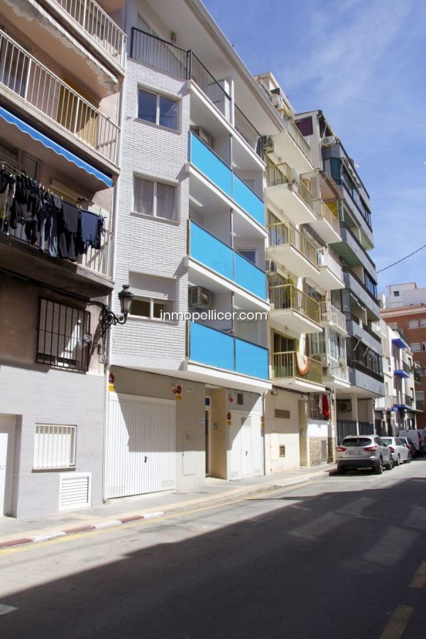 Vista exterior de Apartament de lloguer en Benidorm amb Aire condicionat
