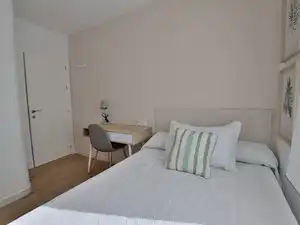 Habitación de Piso de alquiler en Ronda con Aire acondicionado, Calefacción y Amueblado