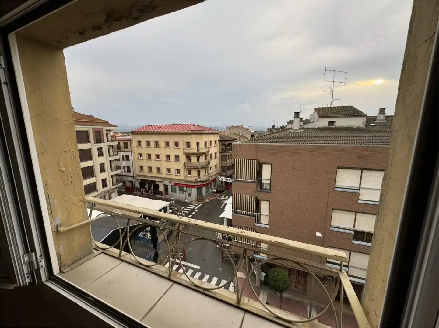 Vista exterior de Piso en venta en Azagra con Parquet y Amueblado