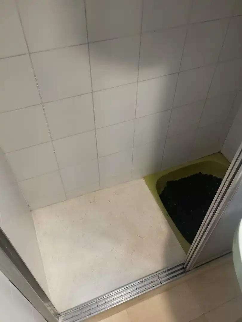 Baño de Piso de alquiler en Oviedo  con Calefacción, Parquet y Amueblado